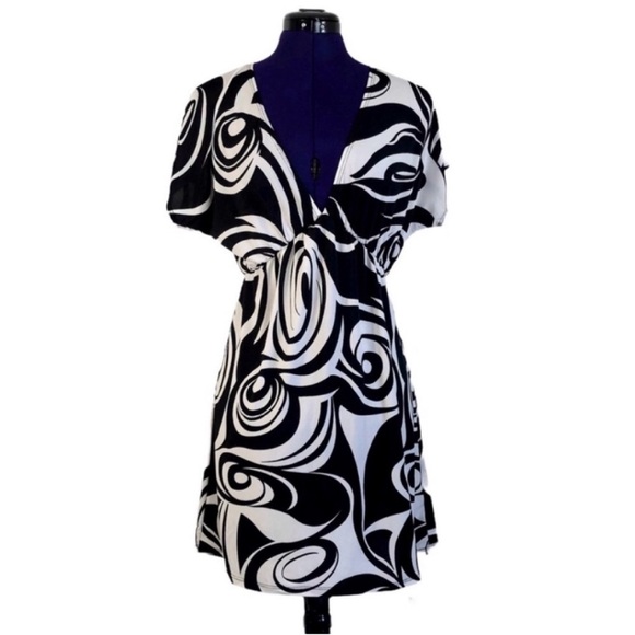 Tempted Dresses & Skirts - Y2K Black White Abstract Swirl V-Neck Empire Waist Short Sleeve Mini Dress